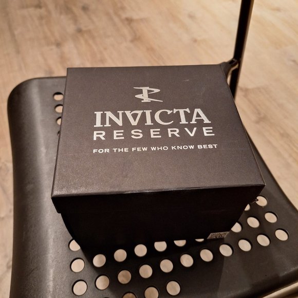 Invicta reserve quartz chronograph watch - Picture 2 of 11